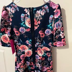 Floral dress, size 2, never been worn